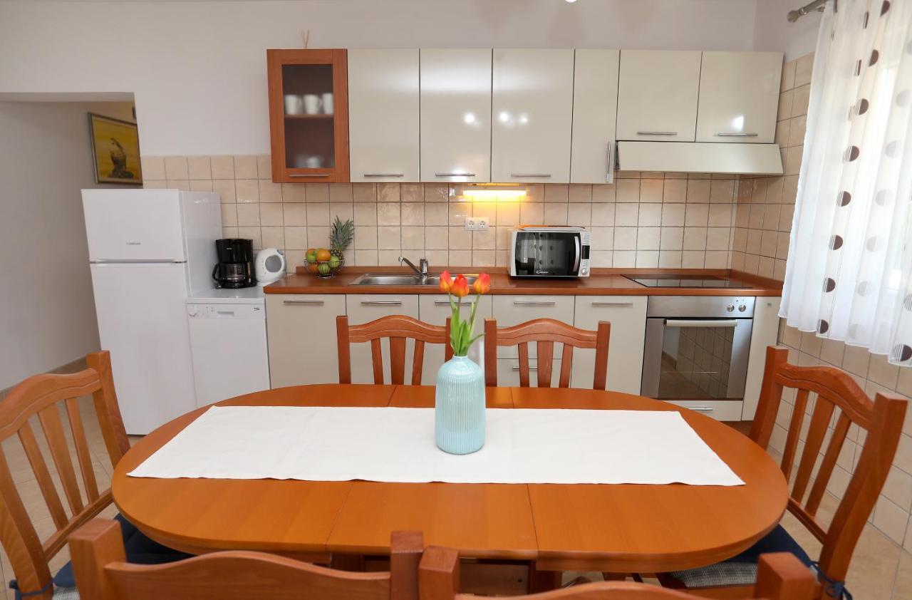 Vila Kuzmanic Trogir Eksteriør bilde